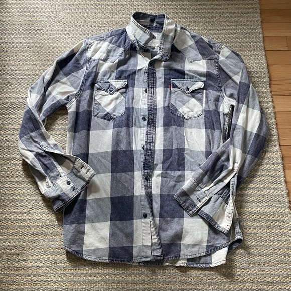 Men’s Levi’s Plaid Blue and White Button Down - Picture 3 of 5